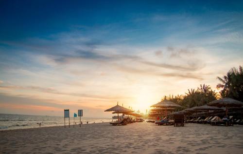Bamboo Village Beach Resort & Spa — Beach