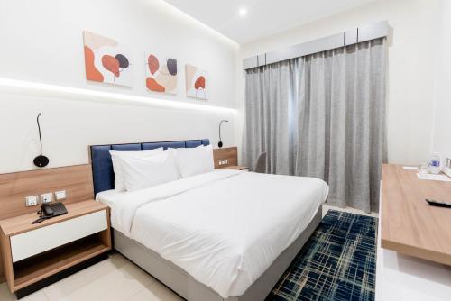 Resivation Hotel Image