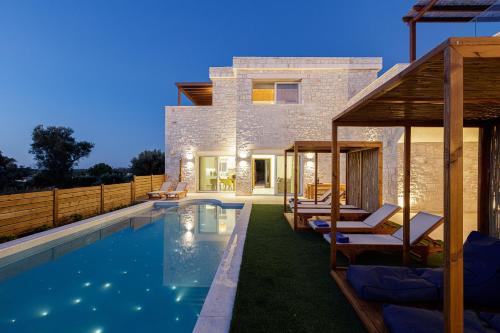 Πισίνα στο ή κοντά στο Mandana Villa - With Private Pool & Jacuzzi