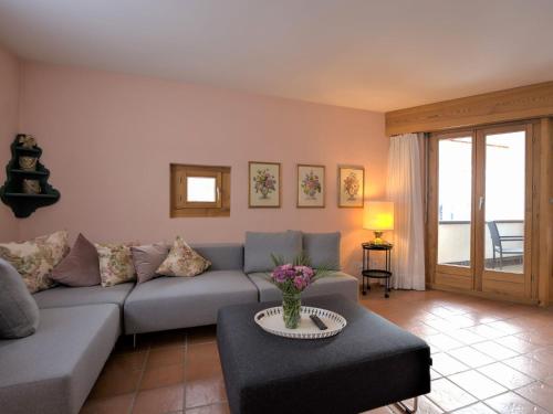 Apartment Chesa Maurus A5 by Interhome photo 2