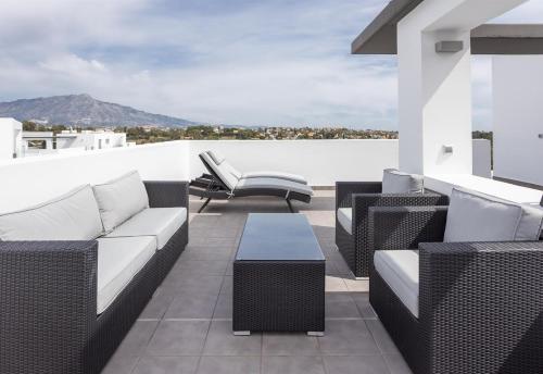 New Penthouse Apartment in Marbella, Estepona – Bijgewerkte ...