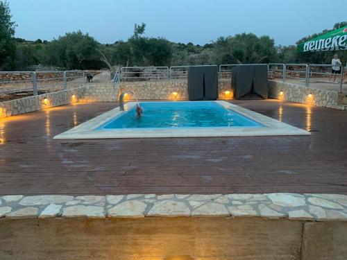 Πισίνα στο ή κοντά στο Beach house Hela - resort & tavern BAIN, free transport, pool, Island of Žut - Kornati