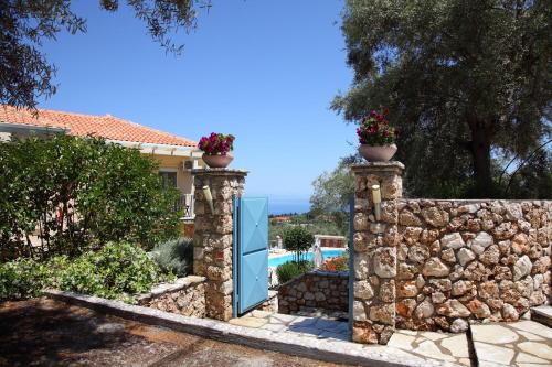 Gallery image of Villa Elenia in Tsoukaladhes