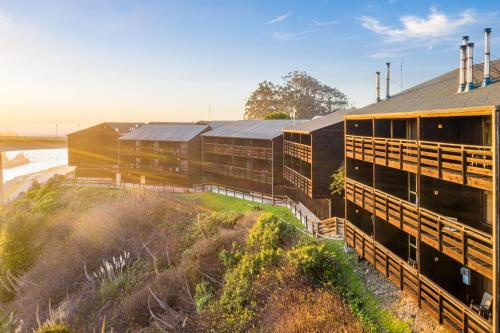 a building with solar panels on the side of it at Harbor Lite Lodge in Fort Bragg