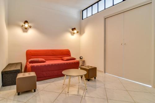 Upstays - Sea View - Balcony - 5 min from the beach - AC - Wifi
