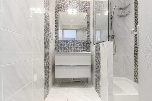 Upstays - Modern - City Center - AC - 9 min from the Palais