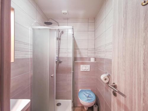 Ένα μπάνιο στο Villa Dijana