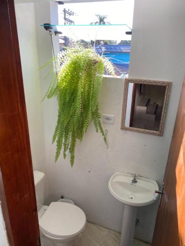 A bathroom at Verde Hostel Ilhabela