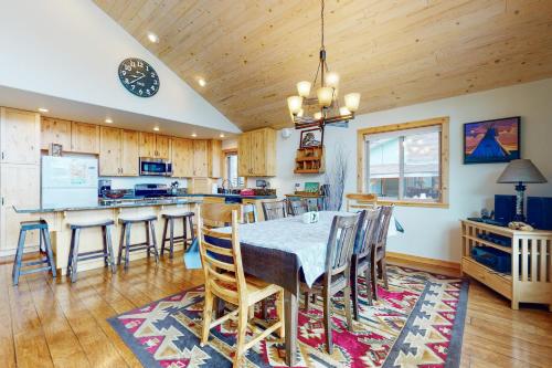 Lake House – Photos 3