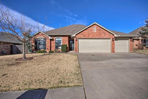 Gallery image of Updated Edmond Home with Gas Grill and Fireplace! in Edmond