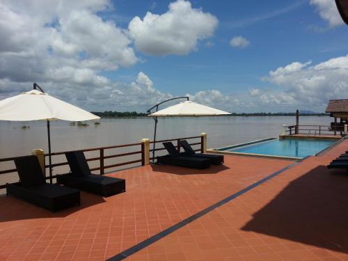 Gallery image of Pon Arena Hotel in Muang Không