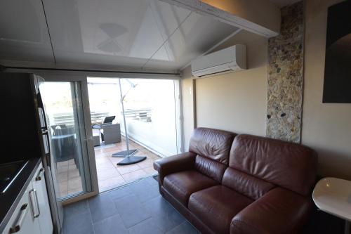 Studio Naturiste CAPTIVE Héliopolis FG 13