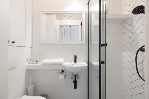 Ett badrum på Bulwary Wiślane Modern Apartment
