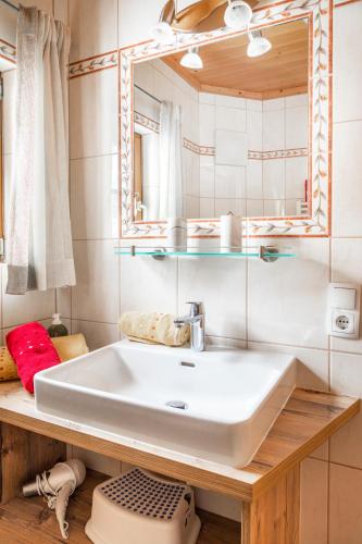 Un baño de Bergchalet am Tonimörtlhof