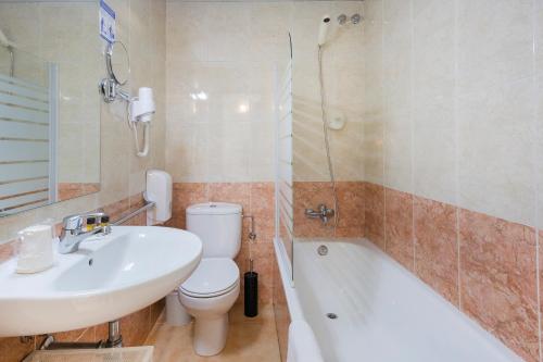  Hotel Camel lot -  Room  picture :   Bath    Safety deposit box    TV                           