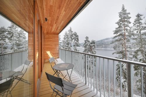 Element Lakeside Apartments