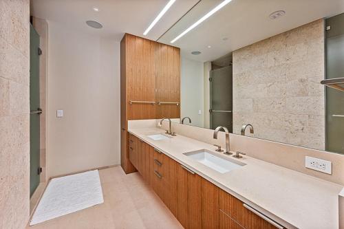 Gallery image of Park Lane 8803 condo in Honolulu