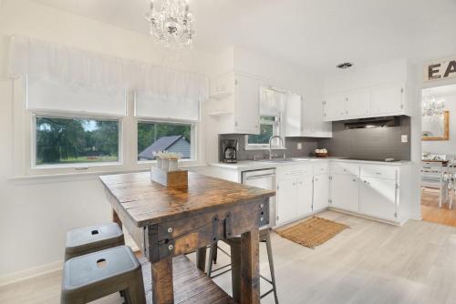 Køkken eller tekøkken på Riverside Retreat