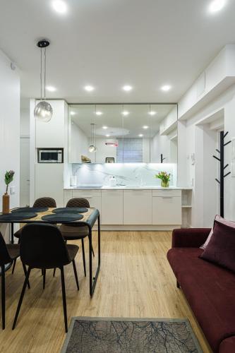 Foto Modern Rustic in Center-PRIME RENTALS