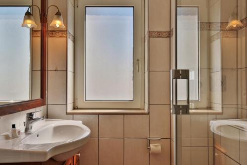 Ένα μπάνιο στο Gorch-Fock-Straße 16 Gorch-Fock-Str 16a Appartement 10
