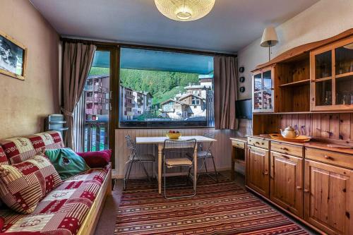 CH125 Studio bien entretenu proche centre Val d'Isere
