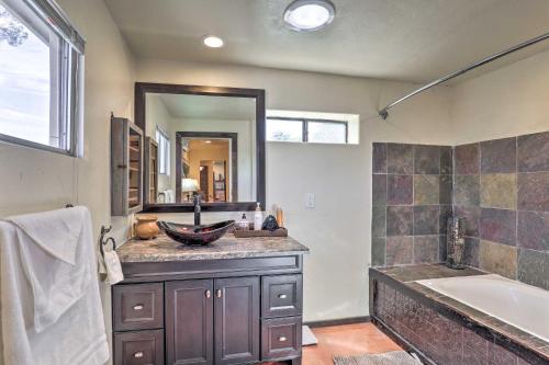 Gallery image of Pet-Friendly Tucson Casita Shared Hot Tub and Porch in Tucson