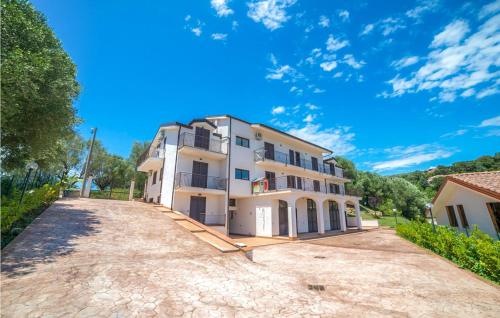 Stunning apartment in Policastro Bussentino with 2 Bedrooms and WiFi