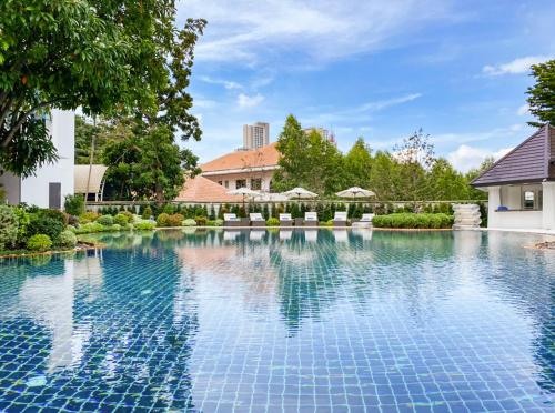 Kolam renang di atau dekat dengan Manhattan Pattaya Hotel - SHA Extra Plus