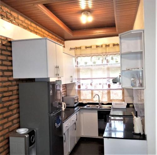 Köök või kööginurk majutusasutuses SUGIRA ECO-RESORT