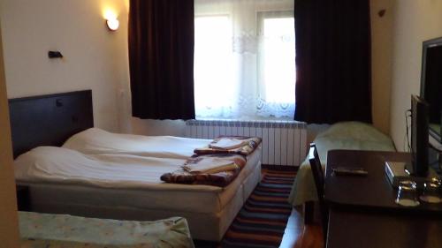 Galeriebild der Unterkunft Family Hotel Medven - 1 in Medven