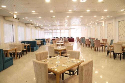 En restaurant eller et andet spisested på Jewel Assiut Hotel