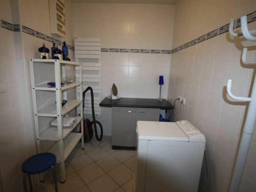 Ванна кімната в Gîte Saint-Dié-des-Vosges, 2 pièces, 2 personnes - FR-1-589-209