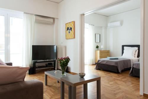 2 bdrm apt for up to 6 guests next to Acropolis museum