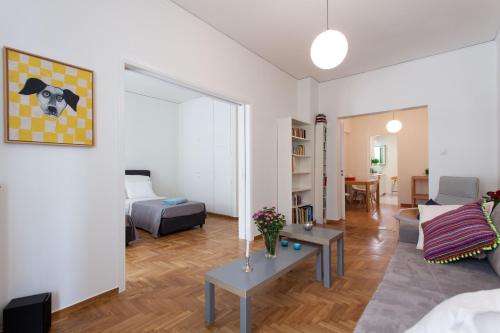 2 bdrm apt for up to 6 guests next to Acropolis museum