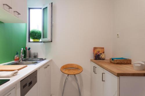 2 bdrm apt for up to 6 guests next to Acropolis museum