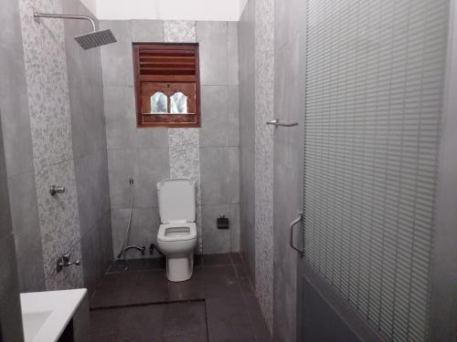 Et badeværelse på Gayan Villa