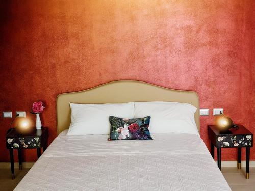 Una cama o camas en una habitación de Borro Palace