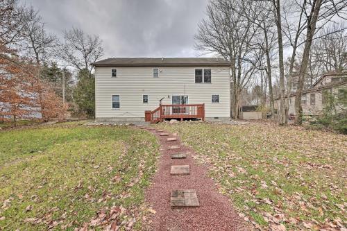 Lakefront Poconos Retreat with Dock and Gas Grill