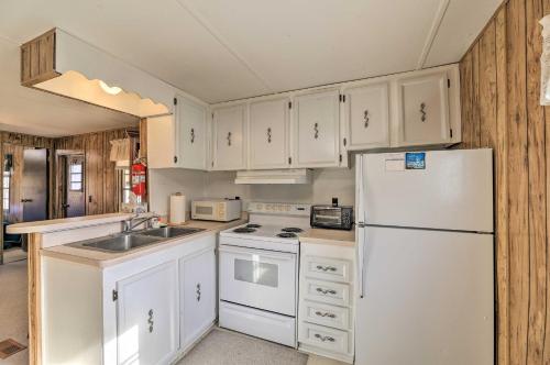 Pet-Friendly Cabin with Dock Fish and Explore! – Photos 3