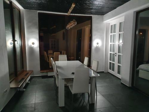 Posezení v ubytování Private Cottage 375