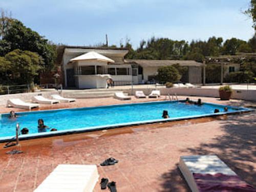 Bazén v ubytovaní Villaggio Turistico Europeo alebo v jeho blízkosti
