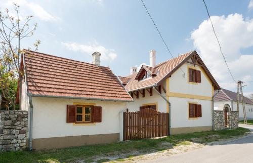 Farmhouse in Köveskál (Balatonfelvidék) for 6 persons 8274 Köveskál, 5 Vásártér utca kép - 3