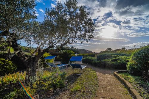 Gallery image of Villa Doddy nei pressi di Barbarossa in Porto Azzurro