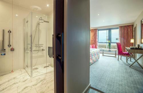 Boulevard Hotelにあるバスルーム