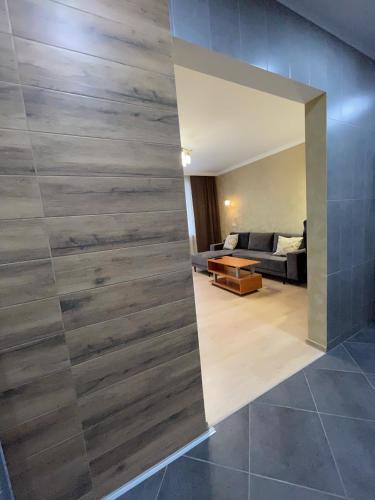 Ein Badezimmer in der Unterkunft Evro Lux 3 комнаты