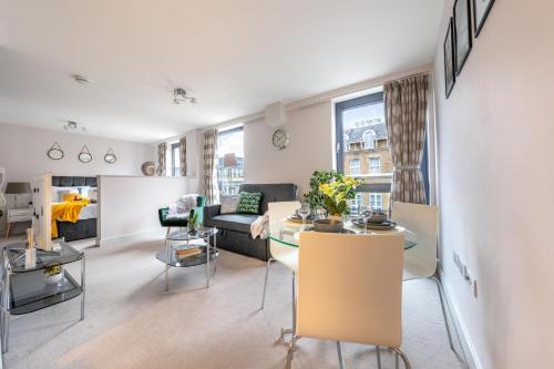 Windsor Luxury Studio Apartment – Photos 2