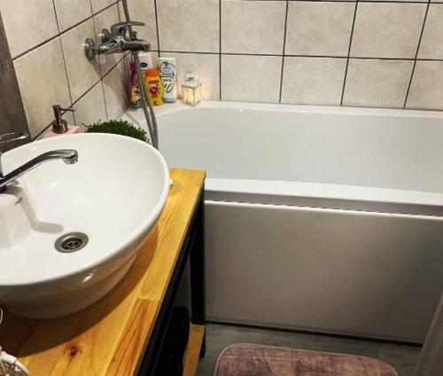 Ein Badezimmer in der Unterkunft Bajka na dan two bedroom apartment