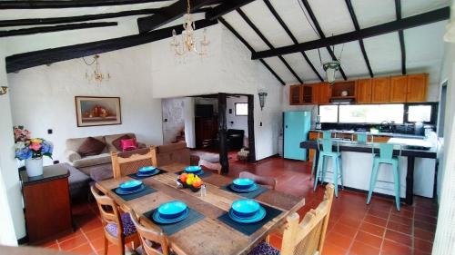 Casa Florence Guatavitaにあるキッチンまたは簡易キッチン