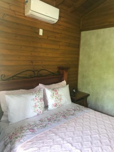 Postel nebo postele na pokoji v ubytování Espetacular sítio com belíssima paisagem para descansar