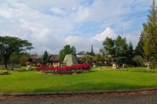 Taman di luar Designer Villa Tokyo
